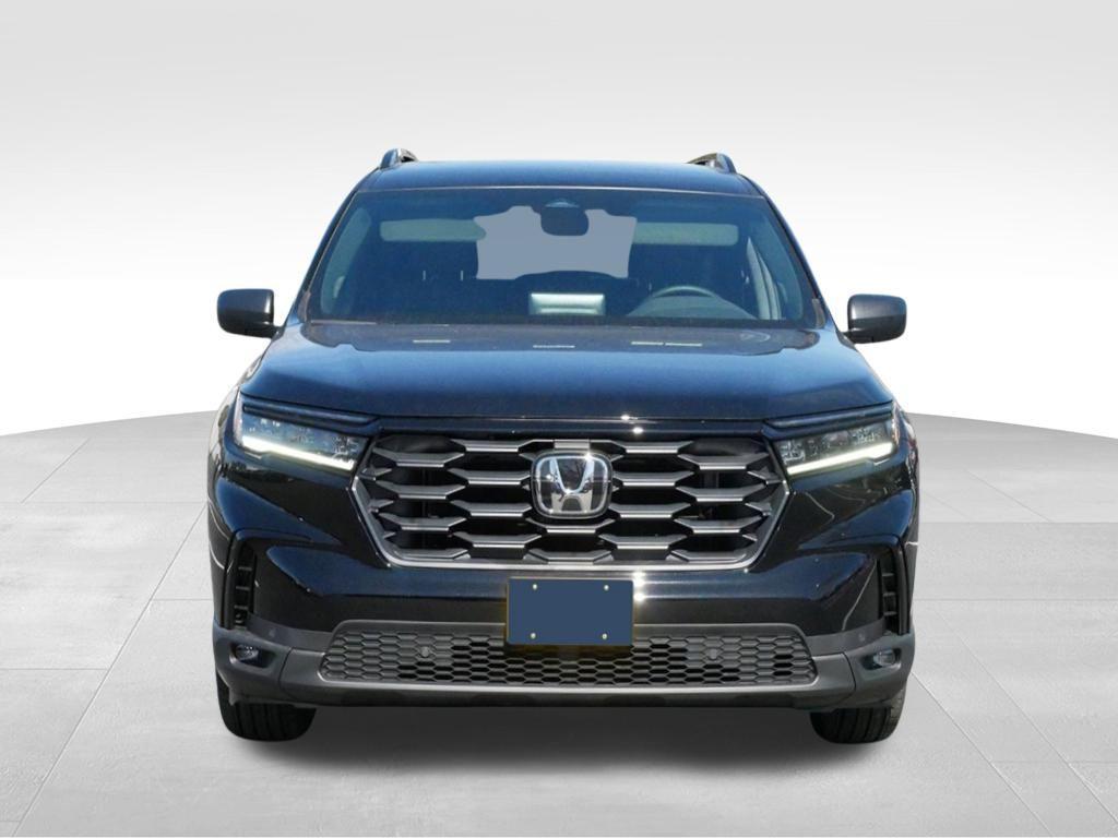 new 2025 Honda Pilot car, priced at $42,546