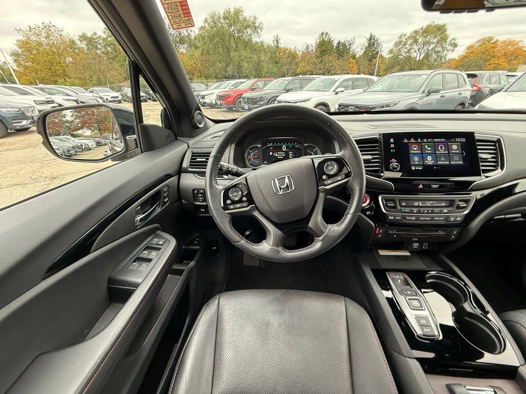 used 2022 Honda Pilot car, priced at $35,995