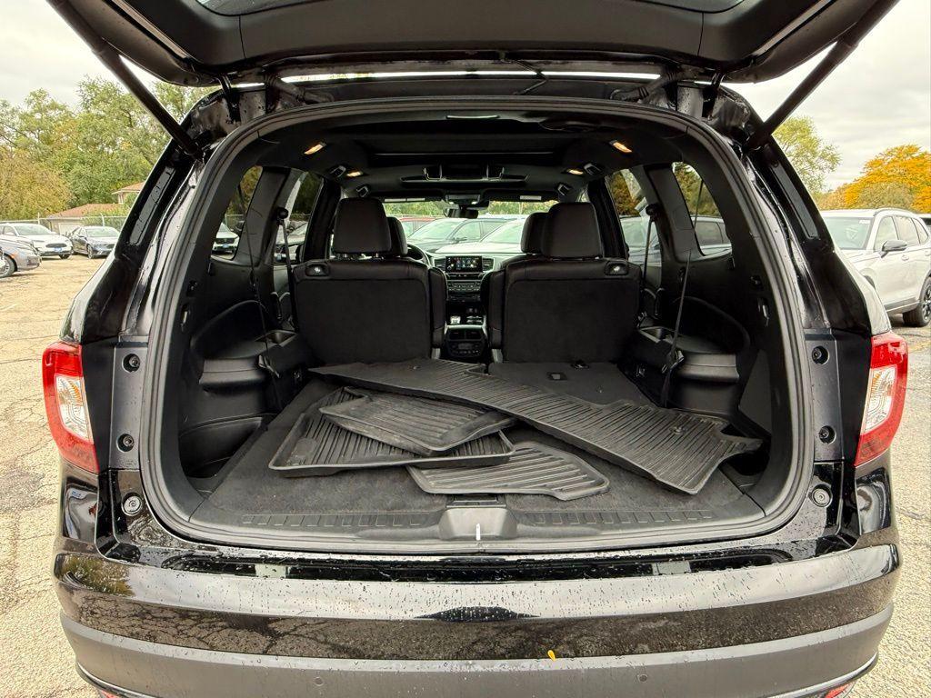 used 2022 Honda Pilot car, priced at $35,995