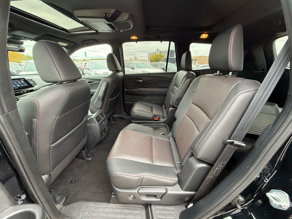 used 2022 Honda Pilot car, priced at $35,995