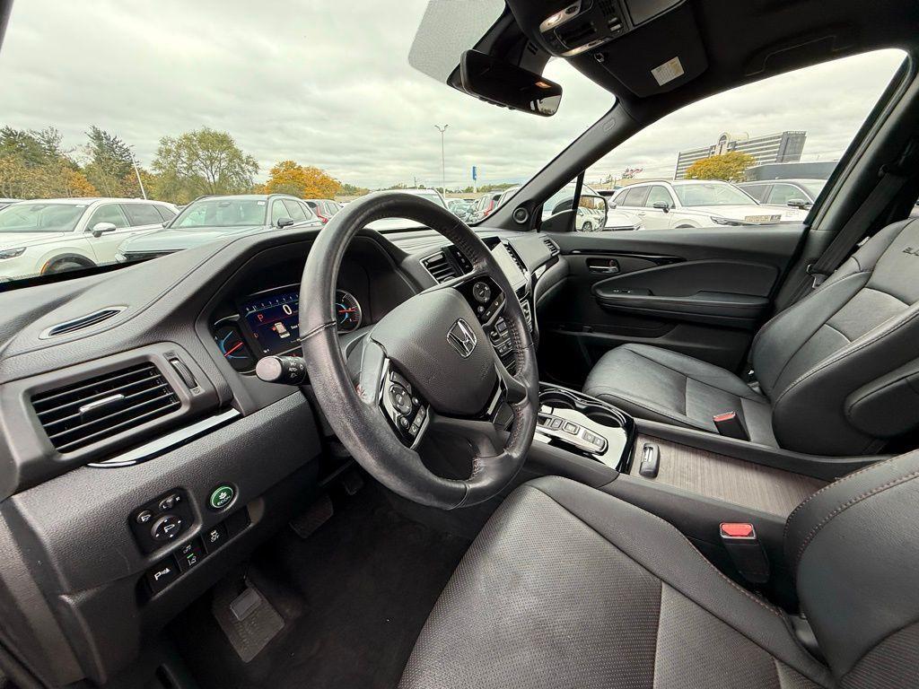 used 2022 Honda Pilot car, priced at $35,995