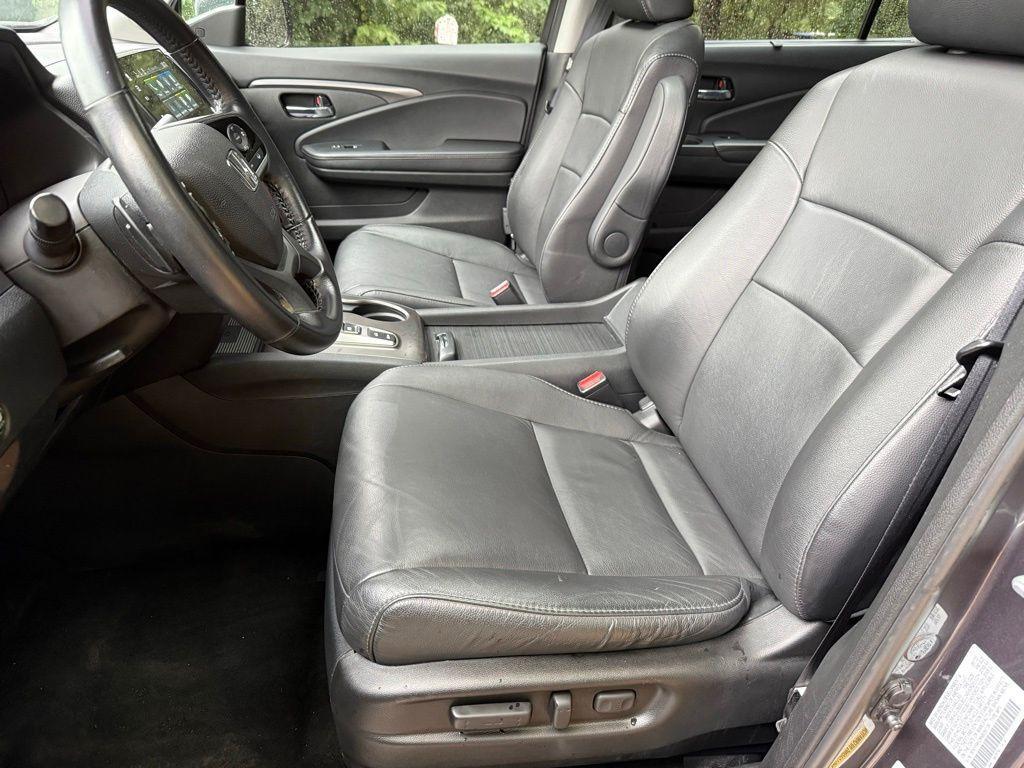 used 2022 Honda Pilot car, priced at $34,395