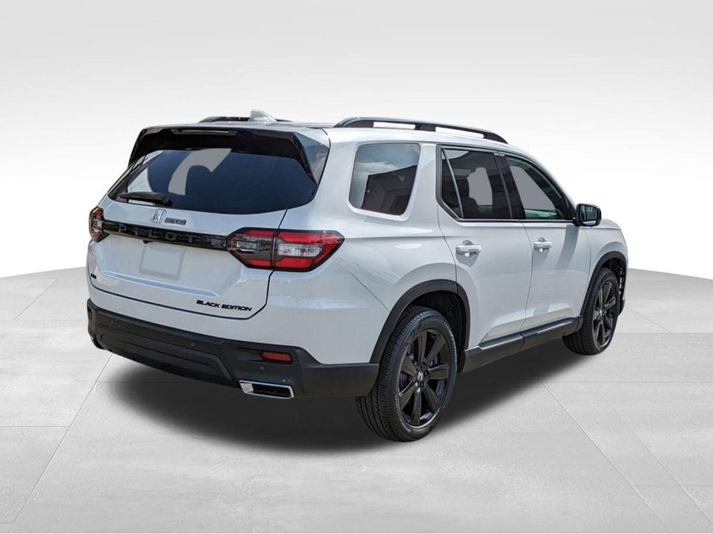 new 2025 Honda Pilot car, priced at $52,870