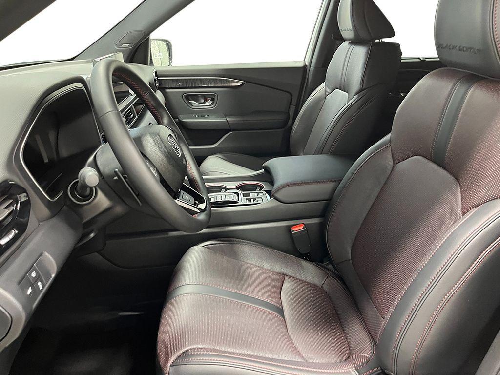 new 2025 Honda Pilot car, priced at $52,870
