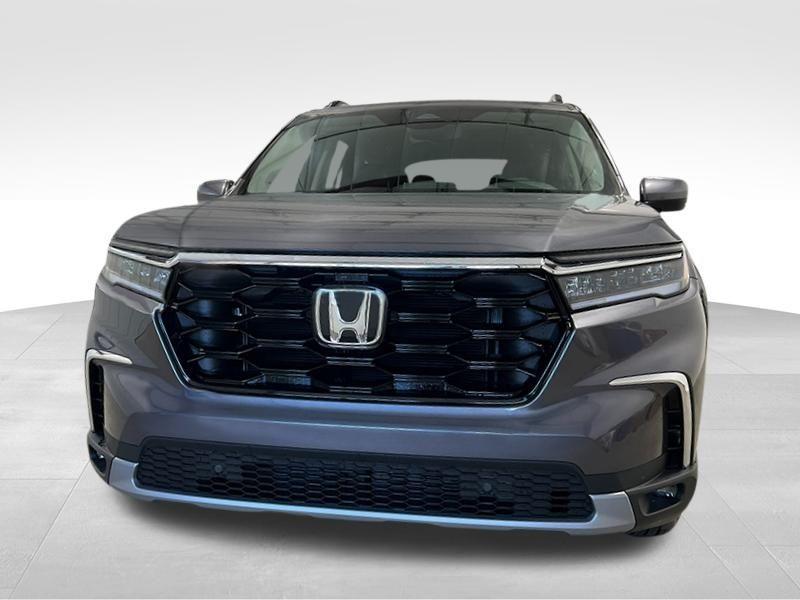 new 2025 Honda Pilot car, priced at $48,070