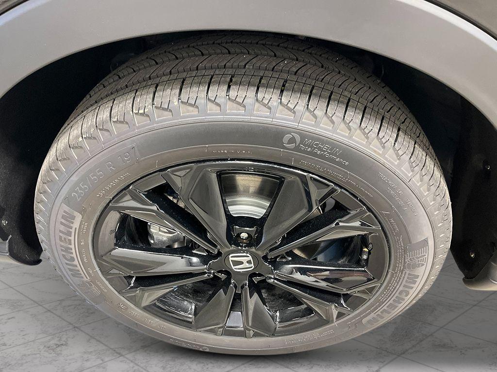 new 2026 Honda CR-V Hybrid car, priced at $43,645