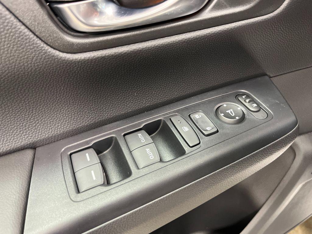 new 2026 Honda CR-V Hybrid car, priced at $40,195
