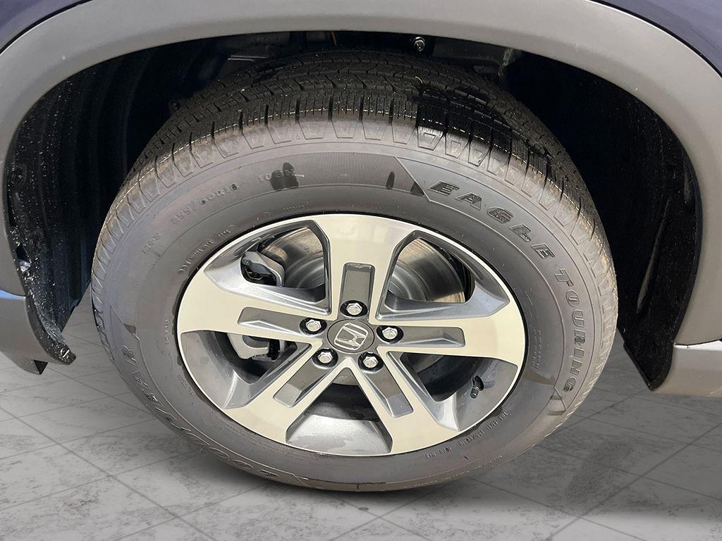 new 2025 Honda Pilot car, priced at $45,111