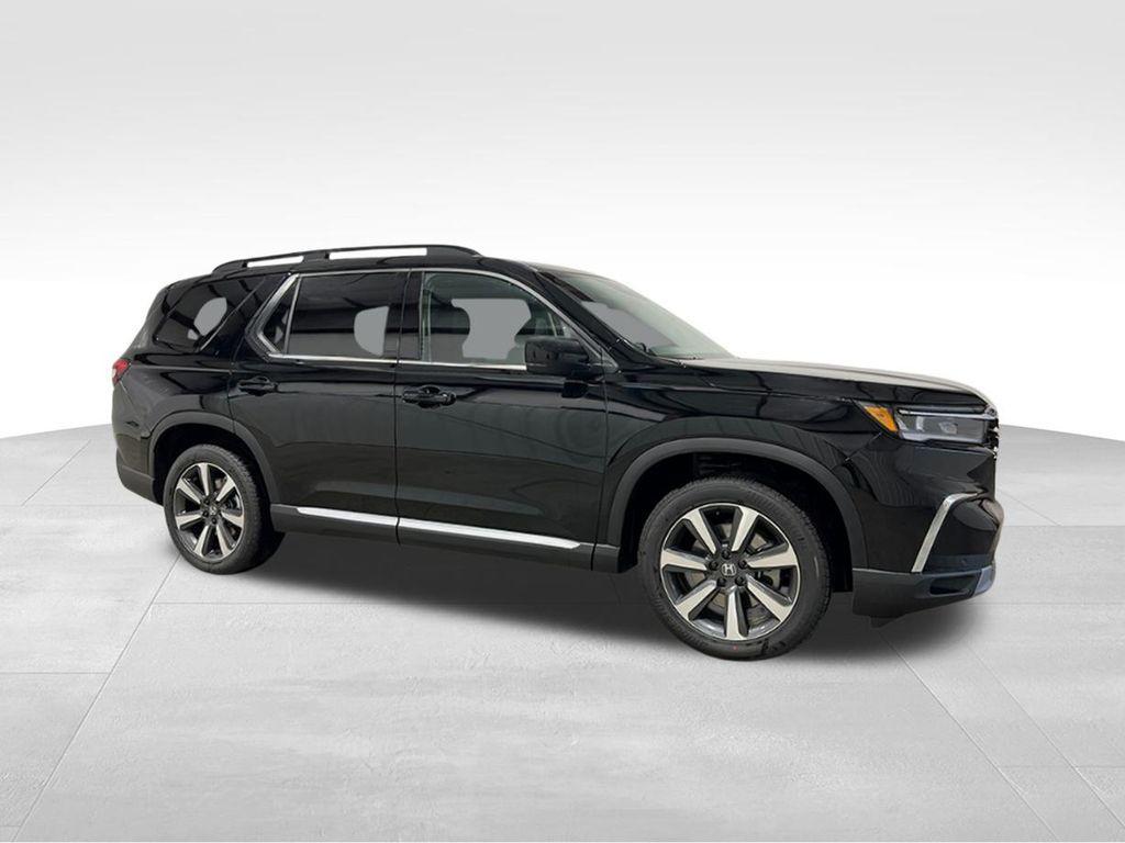 new 2025 Honda Pilot car, priced at $48,119