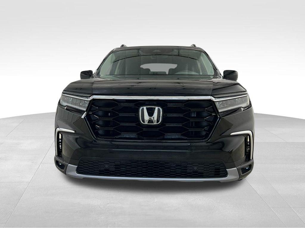 new 2025 Honda Pilot car, priced at $48,119
