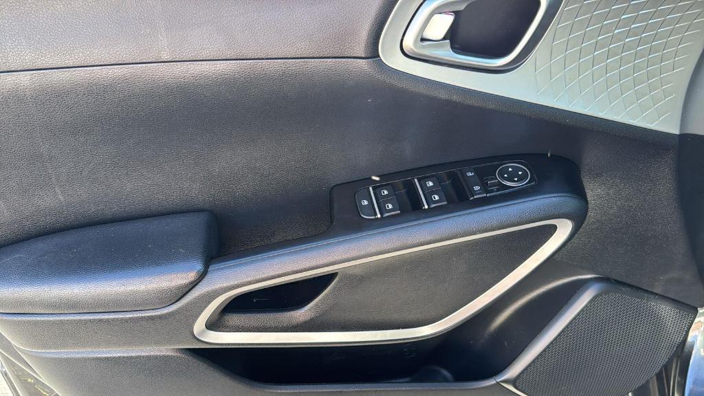 used 2022 Kia Soul car, priced at $15,999