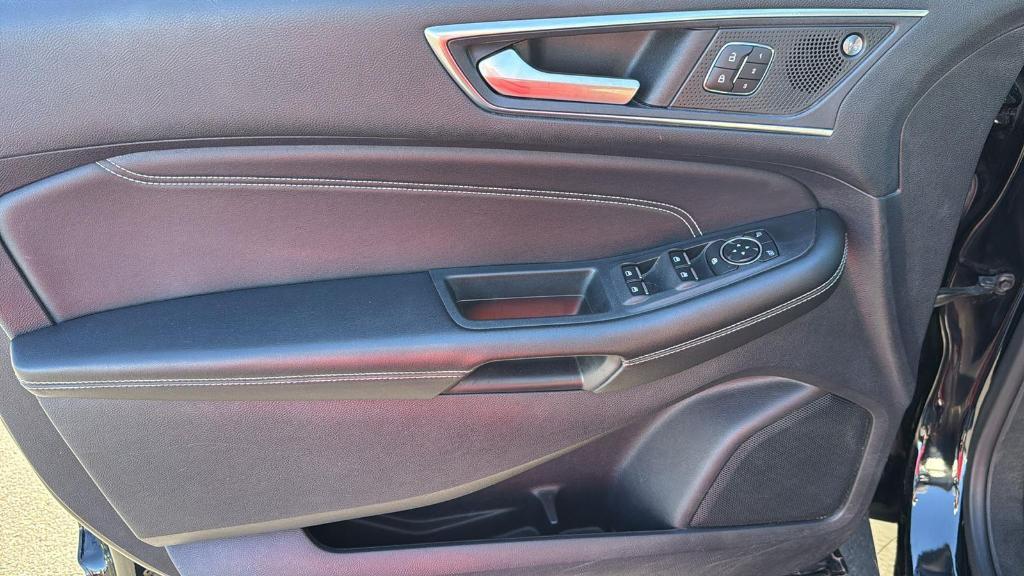 used 2022 Ford Edge car, priced at $16,888