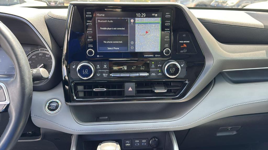 used 2022 Toyota Highlander car, priced at $35,799