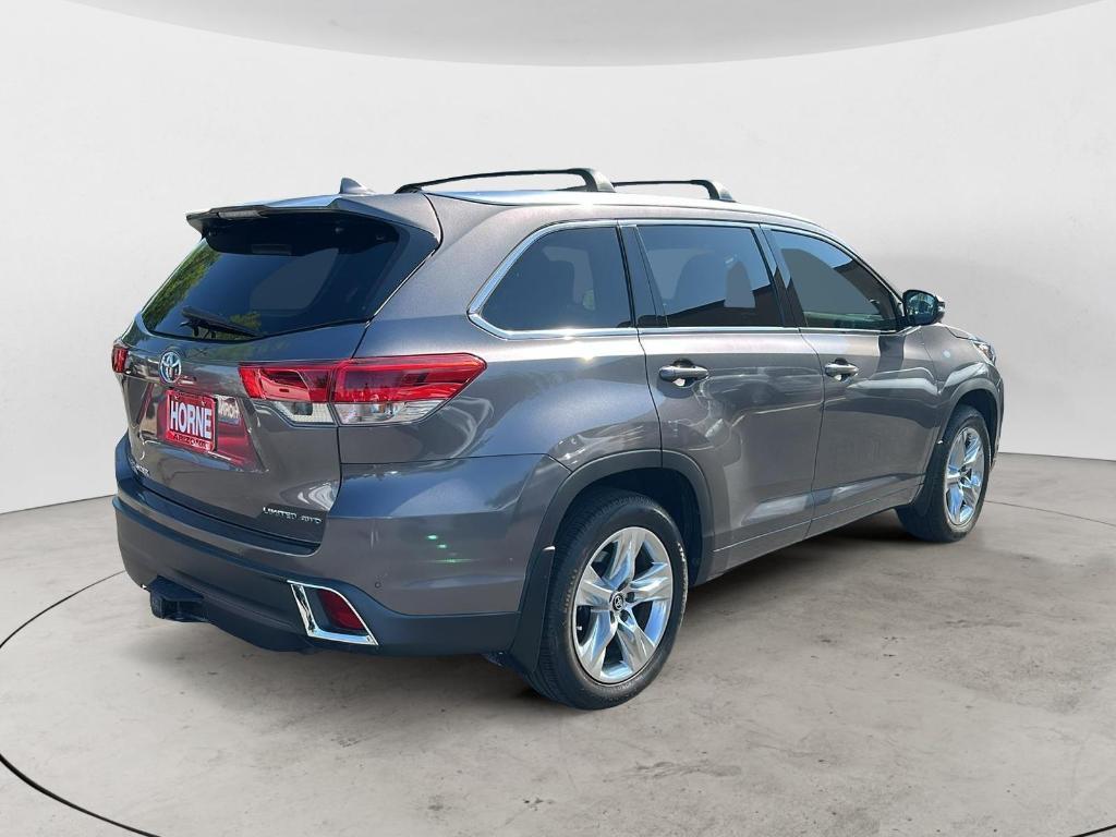 used 2017 Toyota Highlander car, priced at $26,684