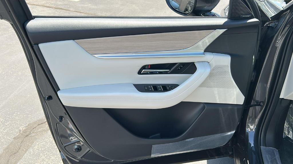 new 2025 Mazda CX-90 car