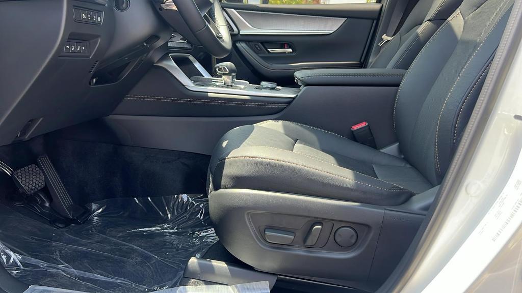 new 2025 Mazda CX-70 car, priced at $55,418