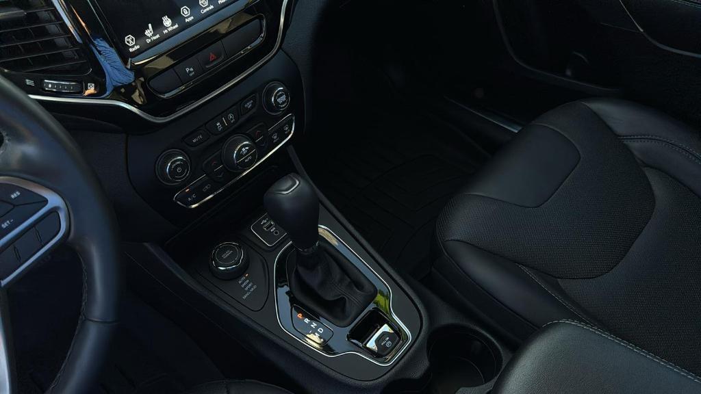 used 2020 Jeep Cherokee car, priced at $19,591