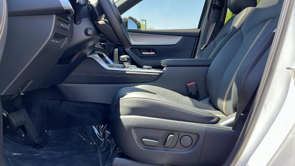 new 2025 Mazda CX-70 car, priced at $53,618