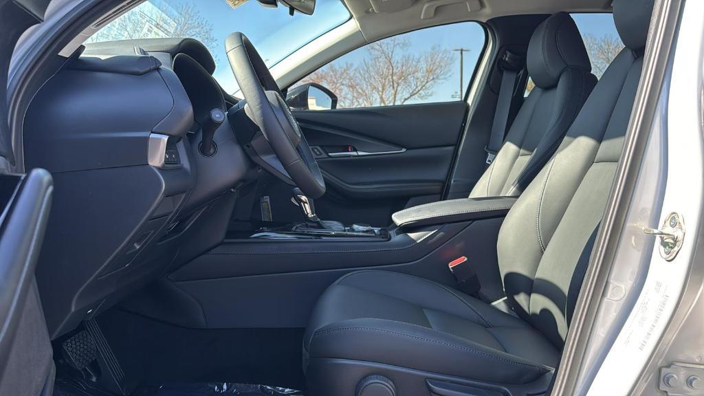 new 2025 Mazda CX-30 car