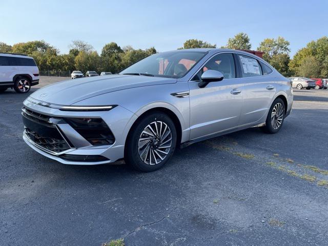 new 2025 Hyundai Sonata Hybrid car, priced at $31,680