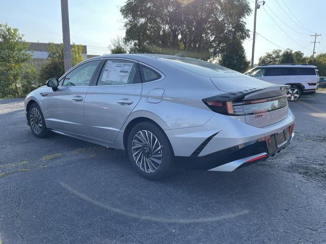 new 2025 Hyundai Sonata Hybrid car, priced at $31,680