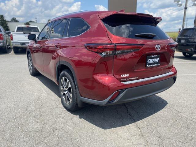 used 2021 Toyota Highlander car, priced at $27,925