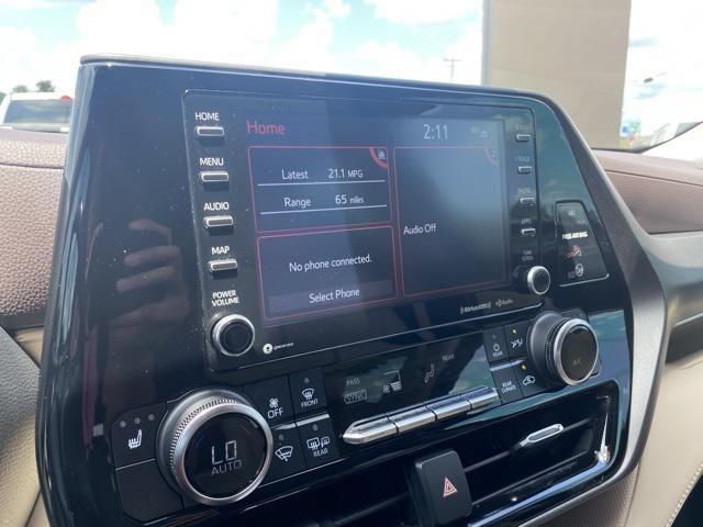 used 2021 Toyota Highlander car, priced at $27,925