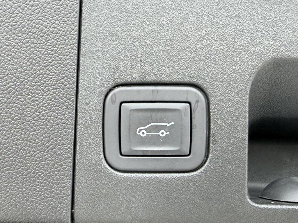 used 2024 Cadillac XT4 car, priced at $32,677