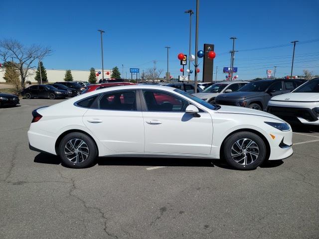 new 2023 Hyundai Sonata Hybrid car, priced at $30,255