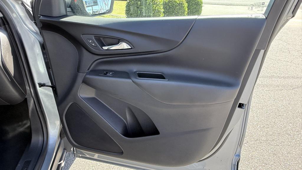 used 2024 Chevrolet Equinox car, priced at $21,851