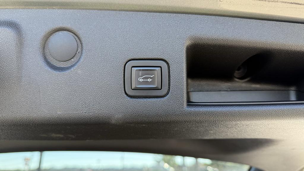 used 2024 Chevrolet Equinox car, priced at $21,851