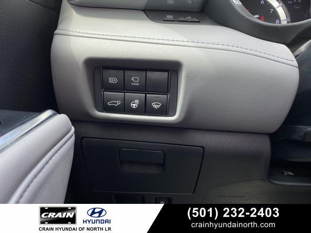 used 2022 Toyota Highlander car, priced at $40,933