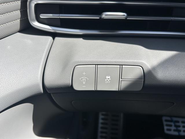 new 2025 Hyundai Elantra car, priced at $23,472