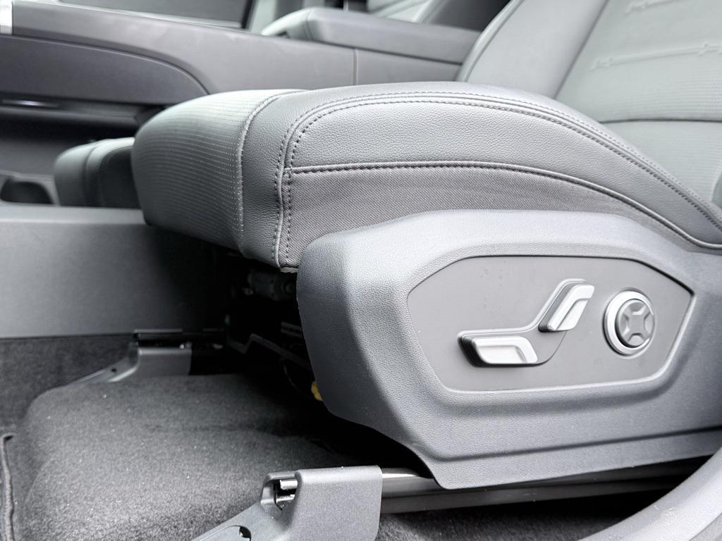 new 2025 Hyundai Santa Fe car, priced at $43,599