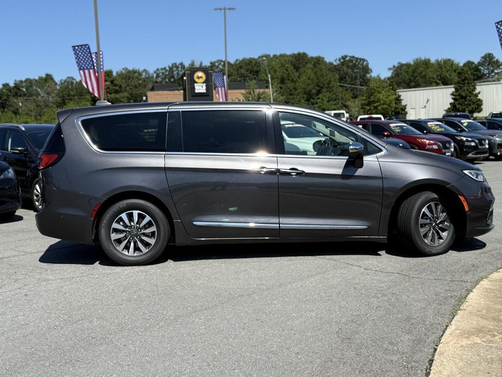 used 2022 Chrysler Pacifica Hybrid car, priced at $23,982