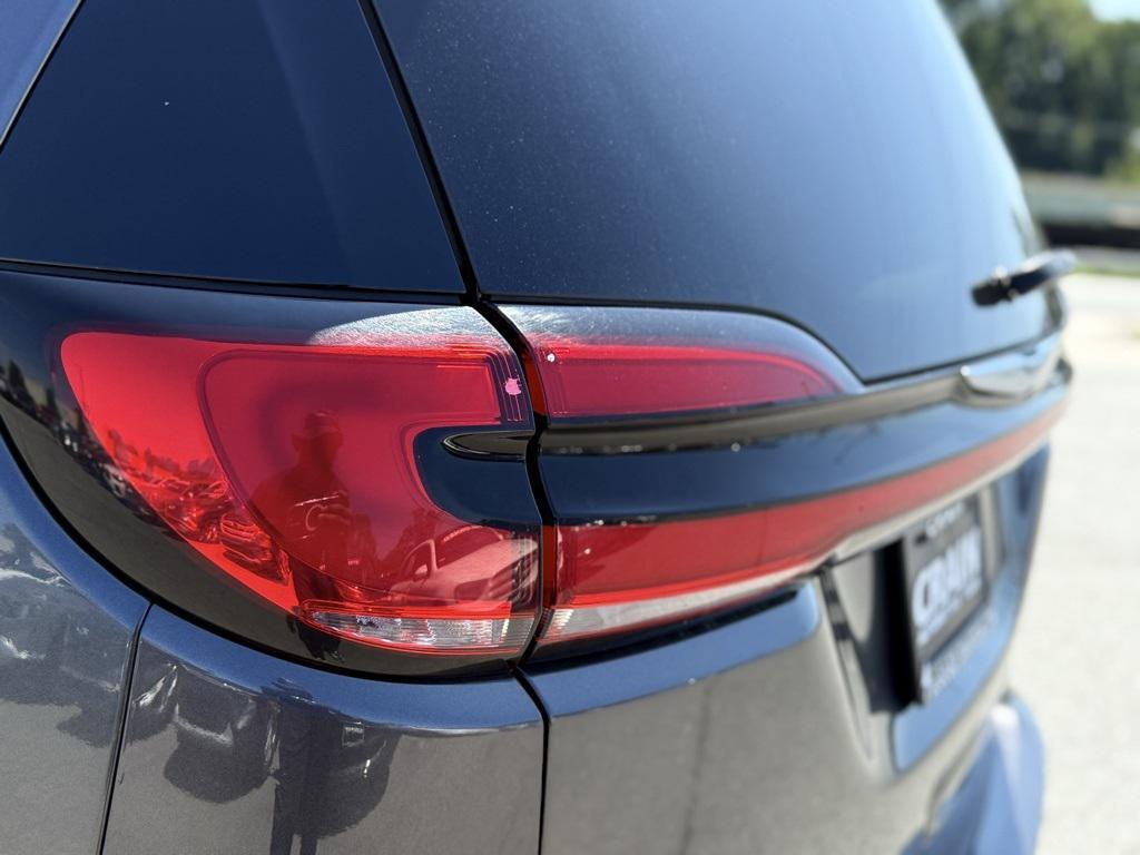 used 2022 Chrysler Pacifica Hybrid car, priced at $23,982