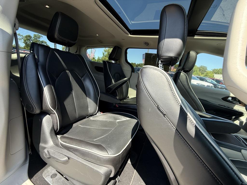 used 2022 Chrysler Pacifica Hybrid car, priced at $23,982