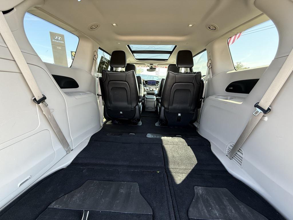 used 2022 Chrysler Pacifica Hybrid car, priced at $23,982