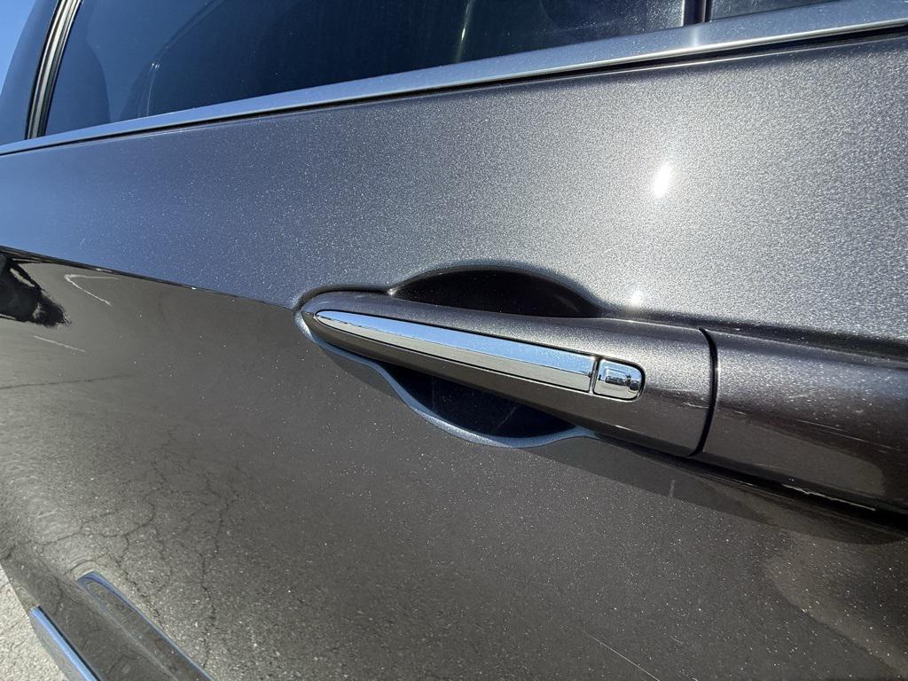 used 2022 Chrysler Pacifica Hybrid car, priced at $23,982