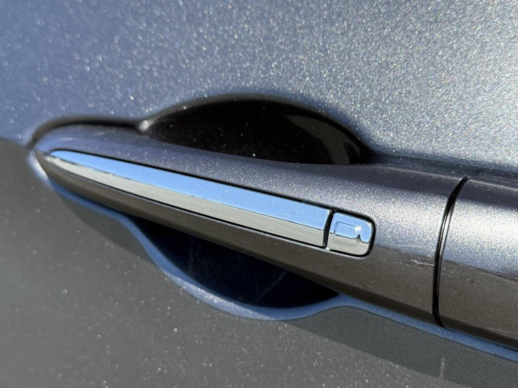 used 2022 Chrysler Pacifica Hybrid car, priced at $23,982