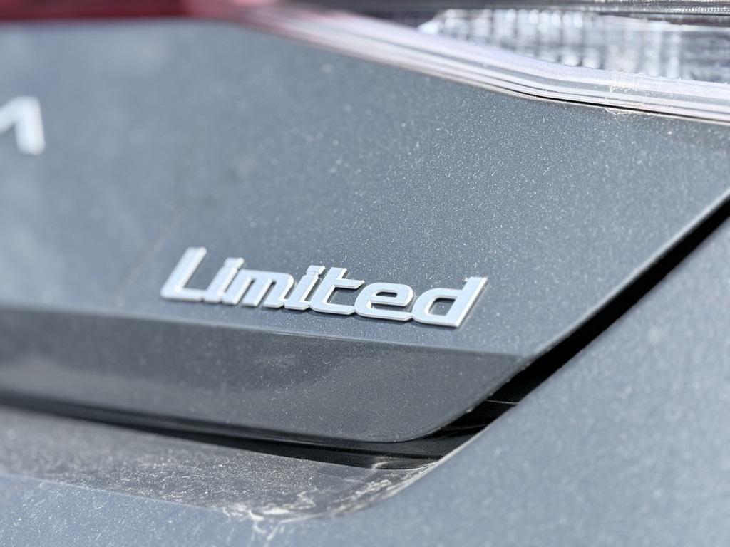 new 2025 Hyundai Elantra car, priced at $27,041