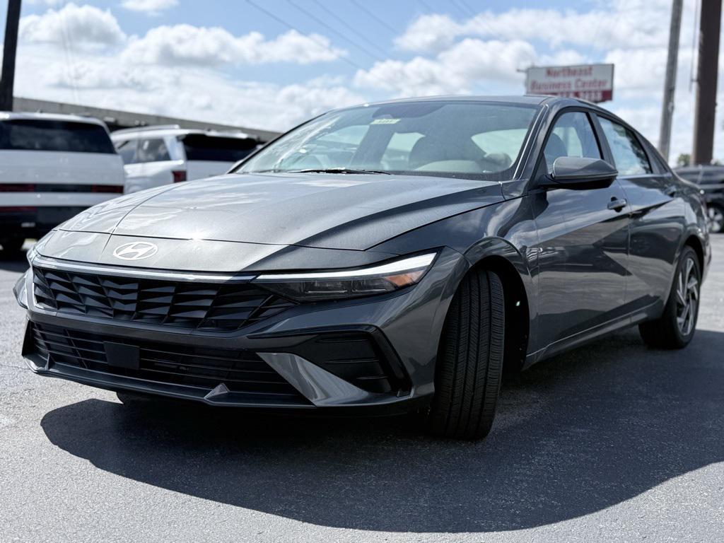 new 2025 Hyundai Elantra car, priced at $27,041