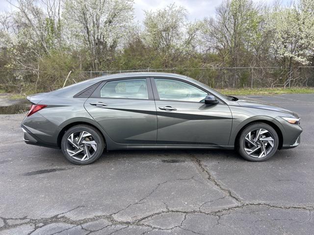 new 2025 Hyundai Elantra car, priced at $23,447
