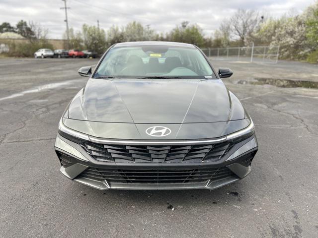 new 2025 Hyundai Elantra car, priced at $23,447