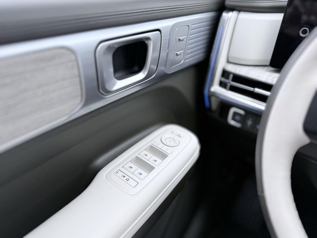 new 2025 Hyundai SANTA FE HEV car, priced at $45,450