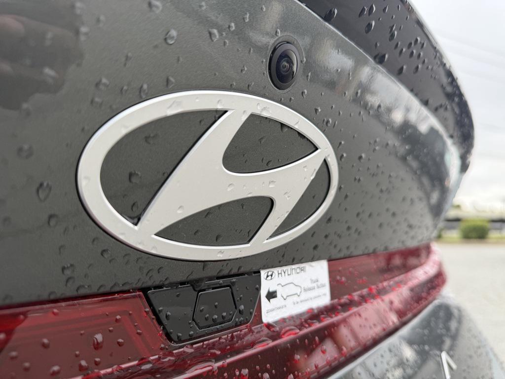 new 2025 Hyundai Elantra car, priced at $23,706