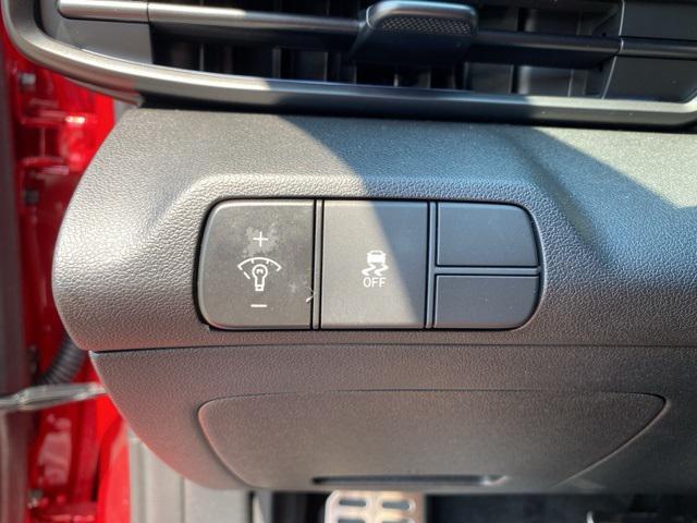 new 2025 Hyundai Elantra car, priced at $28,051