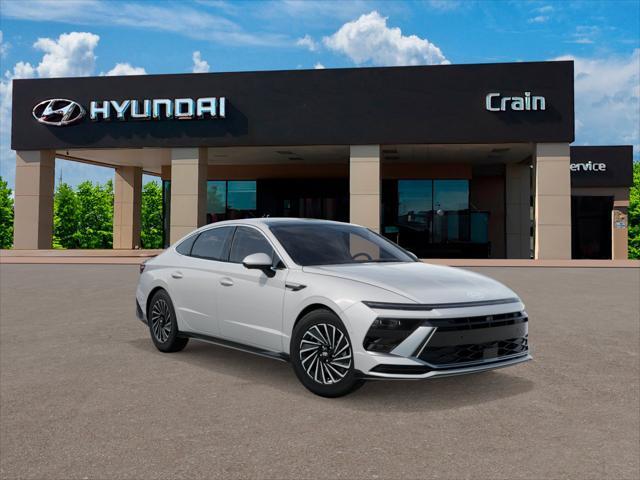 new 2025 Hyundai Sonata Hybrid car, priced at $37,697