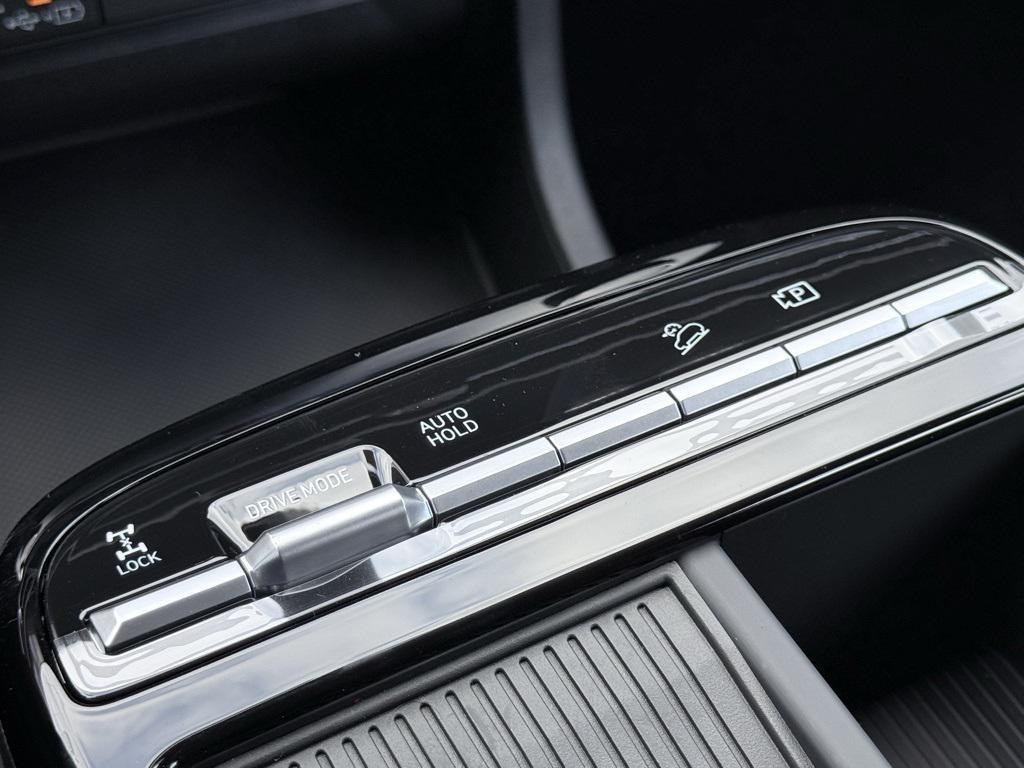 new 2026 Hyundai TUCSON Hybrid car, priced at $30,739