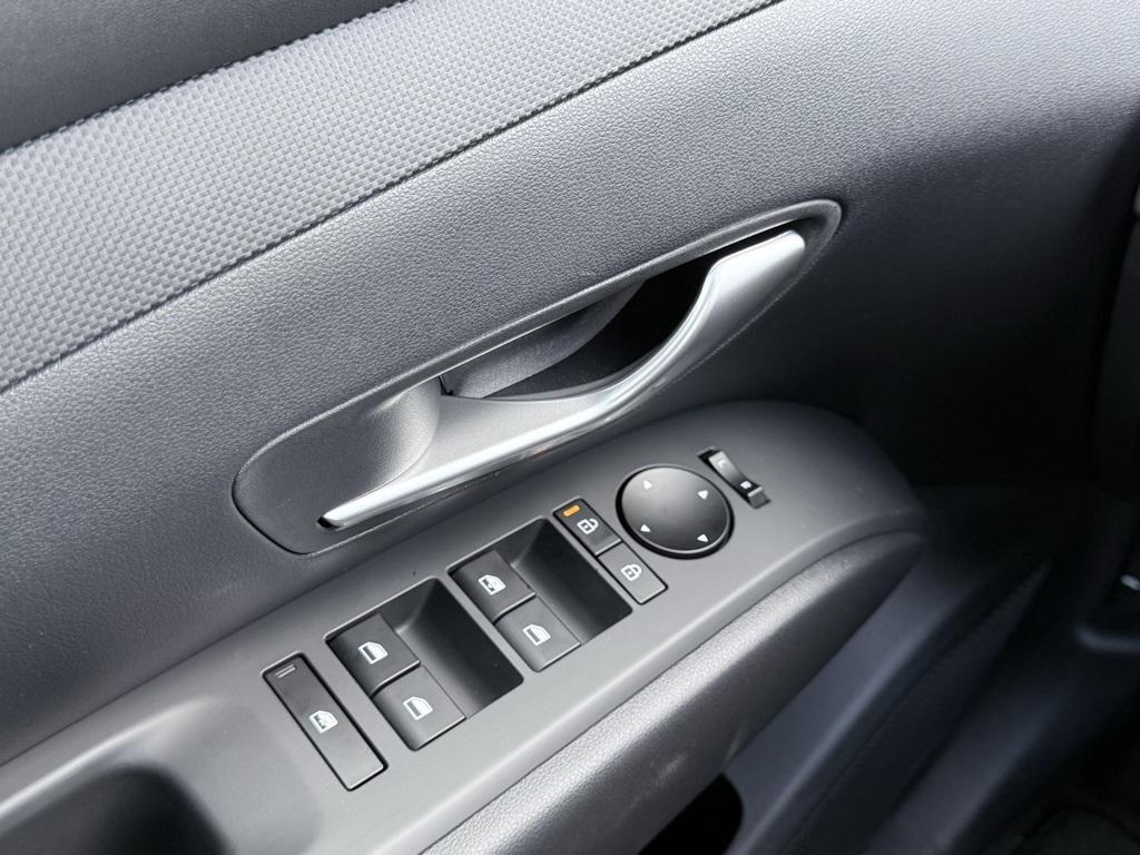 new 2026 Hyundai TUCSON Hybrid car, priced at $30,739